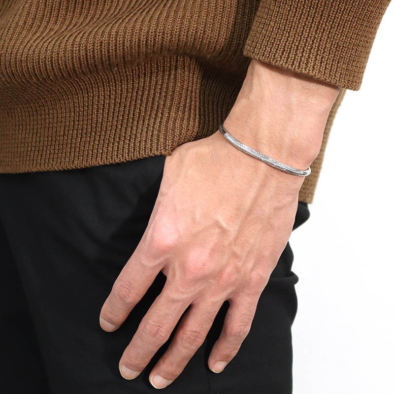 Suman Dhakhwa（スーマンダックワ） Square Leaf Carving Cuff