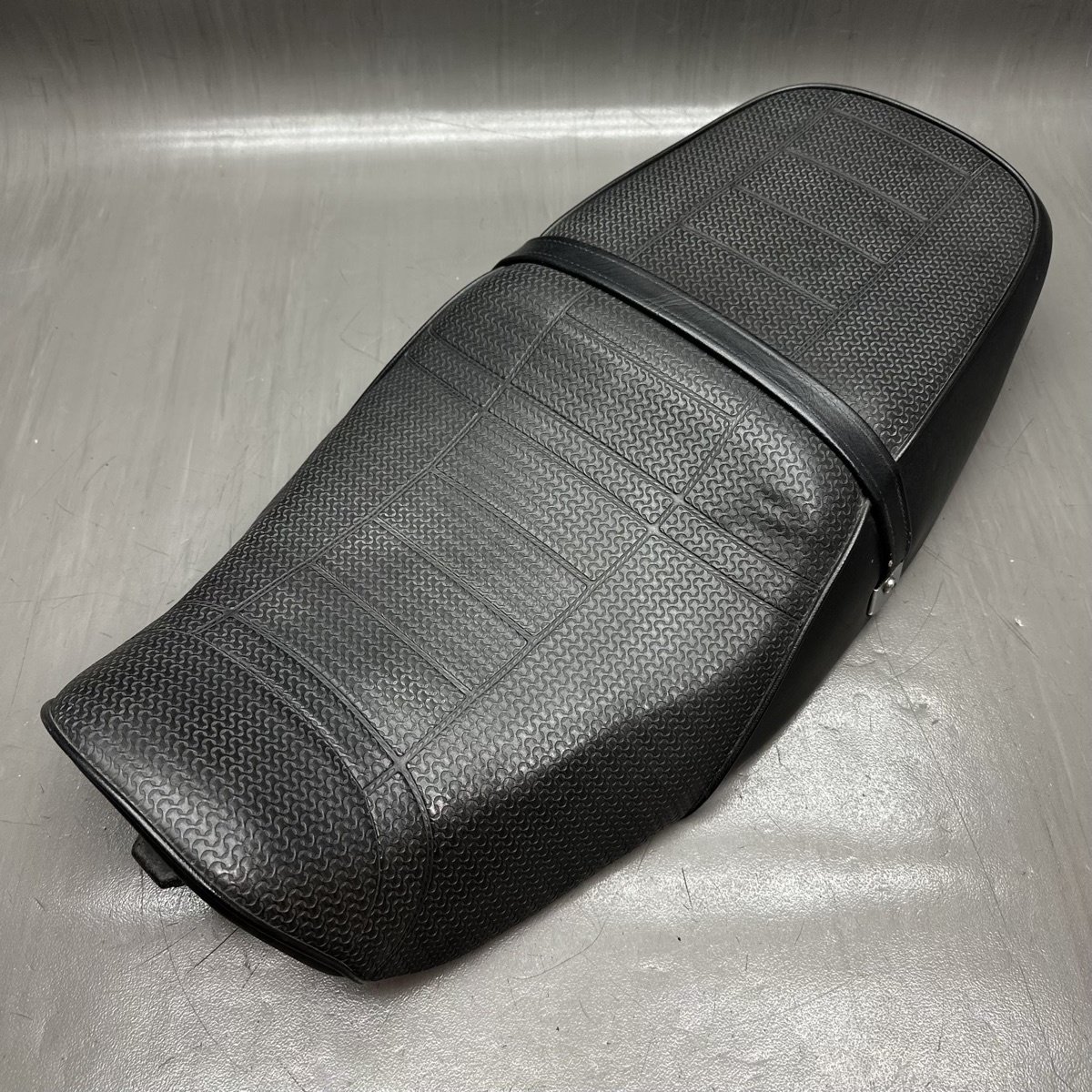 Yahoo!オークション -「zrx400」(シート) (パーツ)の落札相場・落札価格