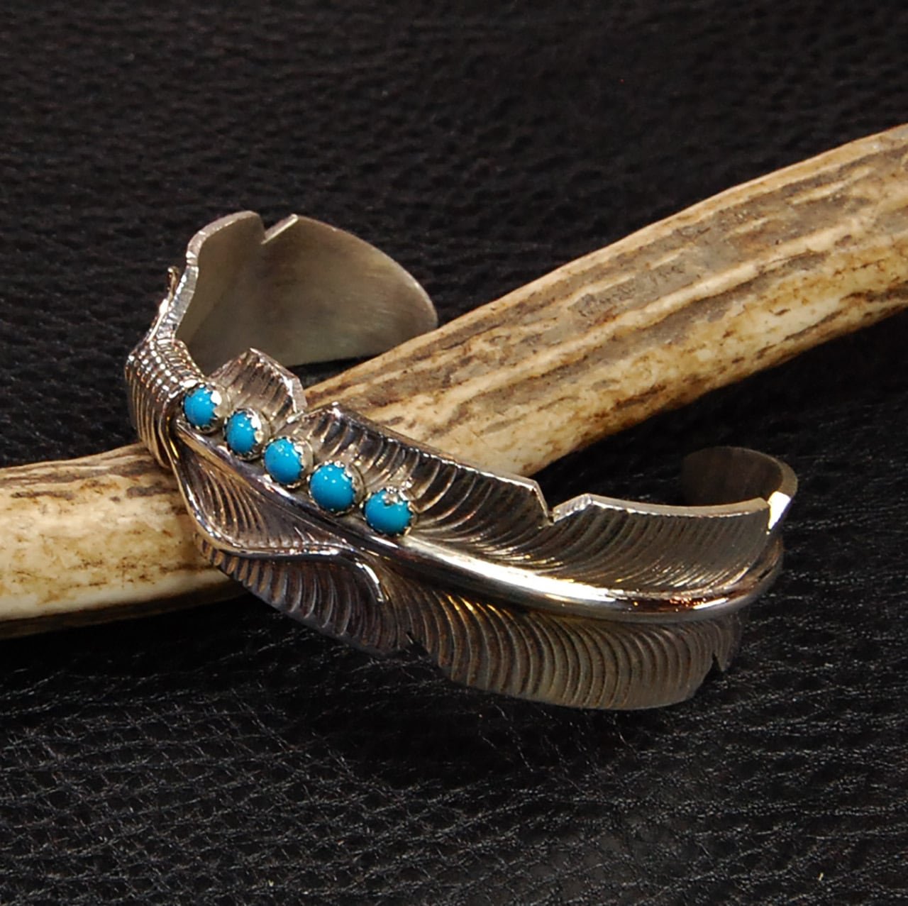 NAVAJO（ナバホ）族 Chris Charley作 フェザー&ターコイズバングル