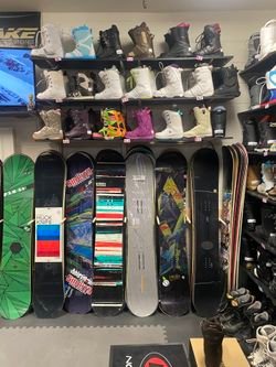 new Burton amplifier 157 snowboard for Sale in Las Vegas, NV - OfferUp