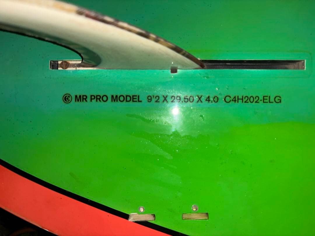 Mark Richards C4 Waterman Signatureリペアー中