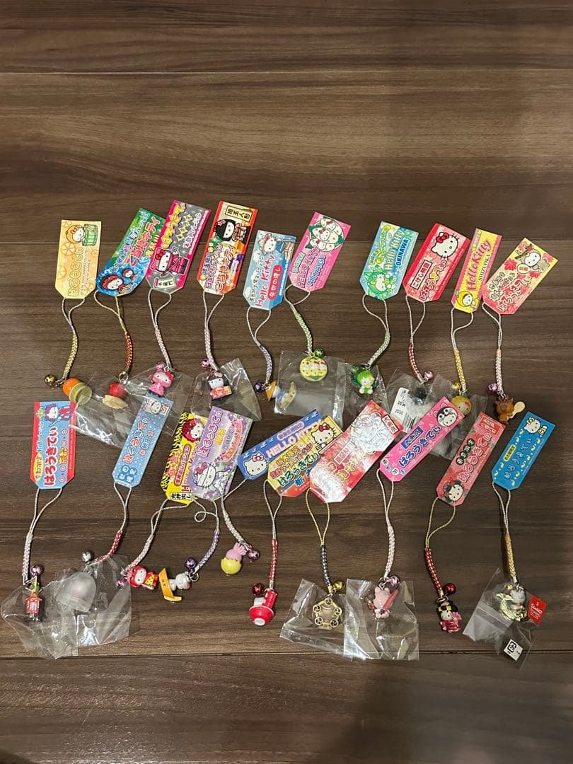 バラ売り不可　キティちゃん　根付け　ストラップ　ご当地　レア　廃盤もの多数